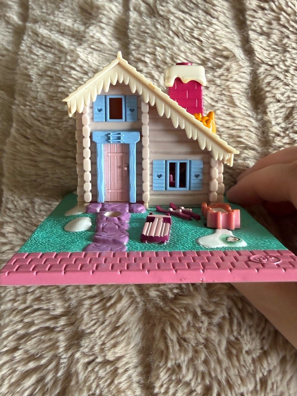 Polly Pocket Ski Lodge